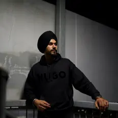 Harv Tur सुनें, म्यूज़िक वीडियो देखें, बायो पढ़ें, दौरे की तारीखें और बहुत कुछ देखें!