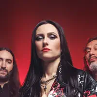 Hör dir undefined an, schau dir Musikvideos an, lies die Biografie, finde Tourdaten und mehr!