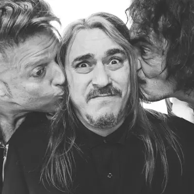 Listen to Ciclonautas, watch music videos, read bio, see tour dates & more!