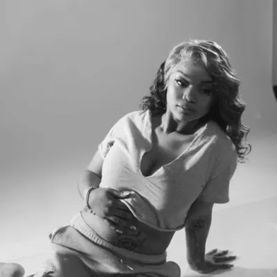 Listen to Tay Larae, watch music videos, read bio, see tour dates & more!