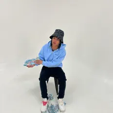 伍珂玥- Shazam