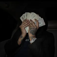 Ouve AyeeKenzo, vê vídeos de música, lê a biografia, vê as datas da digressão e muito mais!