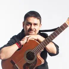 Escucha a Vicencio Navarro, mira videos musicales, lee su biografía, consulta las fechas de las gira y más.