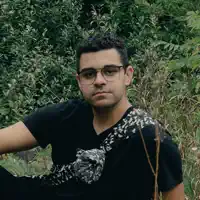 Ouça undefined, assista a videoclipes, leia a biografia, veja as datas das turnês e mais!