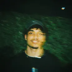 Ouça DSE, assista a videoclipes, leia a biografia, veja as datas das turnês e mais!