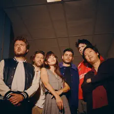 Ouça L'Impératrice, assista a videoclipes, leia a biografia, veja as datas das turnês e mais!