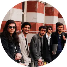 Lobos & Voltzを聴いたり、ミュージックビデオを鑑賞したり、経歴やツアー日程などを確認したりしましょう！