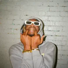 聆聽 Ezzy G.O.、觀看音樂影片、閱讀小傳、查看巡演日期等！