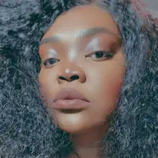 Esther Ketsia: песни, клипы, биография, даты выступлений и многое другое.