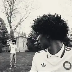 Ulyvan dinle, müzik videolarını izle, biyografisini oku, tur tarihlerini ve daha fazlasını gör!