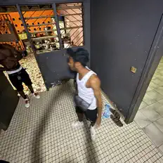 Poslechněte si interpreta Urielzer, sledujte hudební videa, přečtěte si životopis, podívejte se na data turné a další informace.