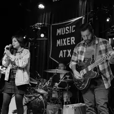 Escucha a Melotone, mira videos musicales, lee su biografía, consulta las fechas de las gira y más.