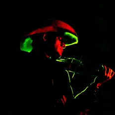 Escucha a Armenta Violinista, mira vídeos musicales, lee la biografía, consulta fechas de giras y mucho más.