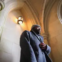 Écoutez undefined, regardez des vidéoclips, lisez la biographie, consultez les dates de tournée et plus encore !