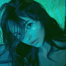 Luister naar AVA RENN, bekijk muziekvideo's, lees de bio, bekijk de tourdata, en meer!