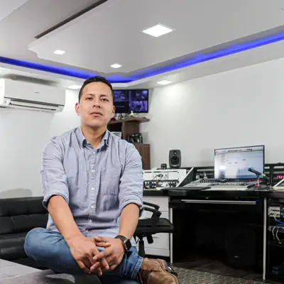 Listen to Edgar Córdova, watch music videos, read bio, see tour dates & more!