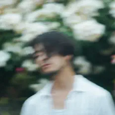 聆聽 Furuhi Shindo、觀看音樂影片、閱讀小傳、查看巡演日期等！