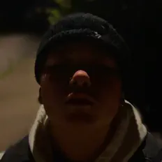 JoCを聴いたり、ミュージックビデオを鑑賞したり、経歴やツアー日程などを確認したりしましょう！