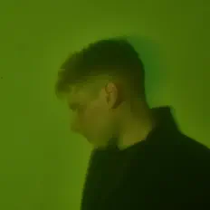 Loftiesを聴いたり、ミュージックビデオを鑑賞したり、経歴やツアー日程などを確認したりしましょう！