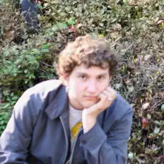 Lostdimを聴いたり、ミュージックビデオを鑑賞したり、経歴やツアー日程などを確認したりしましょう！