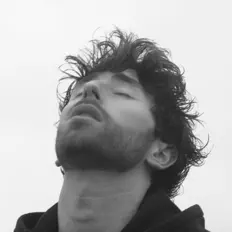 Clément Juliaを聴いたり、ミュージックビデオを鑑賞したり、経歴やツアー日程などを確認したりしましょう！