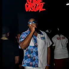 Listen to Baccend Bino, watch music videos, read bio, see tour dates & more!
