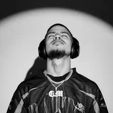 Poslechněte si interpreta Jay Changer, sledujte hudební videa, přečtěte si životopis, podívejte se na data turné a další informace.