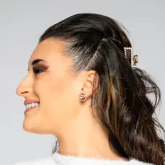 Ouça Fédora, assista a videoclipes, leia a biografia, veja as datas das turnês e mais!