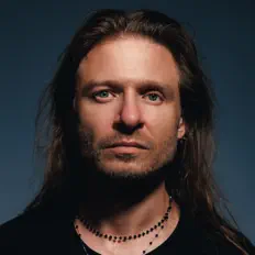 Stas Koroliov: песни, клипы, биография, даты выступлений и многое другое.
