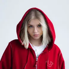 Dengarkan Устала курить, tonton video musik, baca bio, lihat tanggal tur & lainnya!