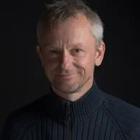 Escucha a undefined, mira vídeos musicales, lee la biografía, consulta fechas de giras y mucho más.