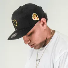 聆聽 Eydar、觀看音樂影片、閱讀小傳、查看巡演日期等！