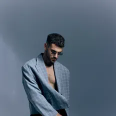 Listen to Alejandro Zandes, watch music videos, read bio, see tour dates & more!