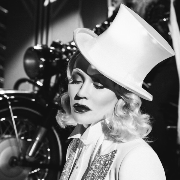 Daphne Guinness's avatar