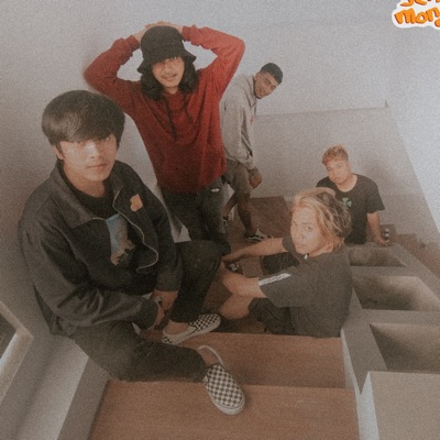 Listen to Senin Monday, watch music videos, read bio, see tour dates & more!