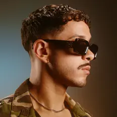 Kybba सुनें, म्यूज़िक वीडियो देखें, बायो पढ़ें, दौरे की तारीखें और बहुत कुछ देखें!