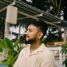 Dengarkan eleven, tonton video musik, baca bio, lihat tanggal tur & lainnya!