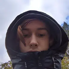 jakbを聴いたり、ミュージックビデオを鑑賞したり、経歴やツアー日程などを確認したりしましょう！