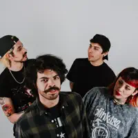 Hör dir undefined an, schau dir Musikvideos an, lies die Biografie, finde Tourdaten und mehr!