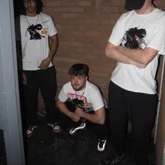 Écoutez Drousy, regardez des vidéoclips, lisez la biographie, consultez les dates de tournée et plus encore !