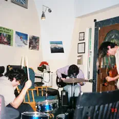 收听 Eyecandy、观看音乐视频、阅读小传、查看巡演日期等 ！