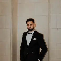 Benny Sinhmarを聴いたり、ミュージックビデオを鑑賞したり、経歴やツアー日程などを確認したりしましょう！