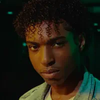 undefined dinle, müzik videolarını izle, biyografisini oku, tur tarihlerini ve daha fazlasını gör!