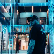 Phil Errotari을(를) 듣고, 뮤직 비디오를 보고, 약력을 읽고, 투어 일정 등을 확인하세요!