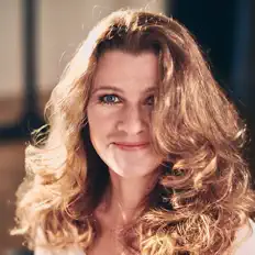 Dengarkan Louise Fribo, tonton video musik, baca bio, lihat tanggal tur & lainnya!