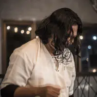 Écoutez undefined, regardez des vidéoclips, lisez la biographie, consultez les dates de tournée et plus encore !