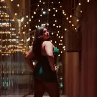 Hör dir undefined an, schau dir Musikvideos an, lies die Biografie, finde Tourdaten und mehr!