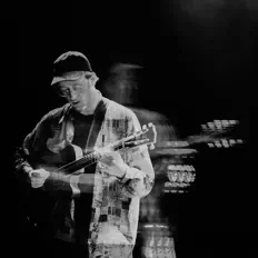 Escucha a Théo Duboule, mira videos musicales, lee su biografía, consulta las fechas de las gira y más.