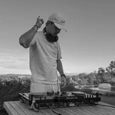 Écoutez Dan Paradise, regardez des vidéoclips, lisez la biographie, consultez les dates de tournée et plus encore !