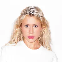 undefined सुनें, म्यूज़िक वीडियो देखें, बायो पढ़ें, दौरे की तारीखें और बहुत कुछ देखें!